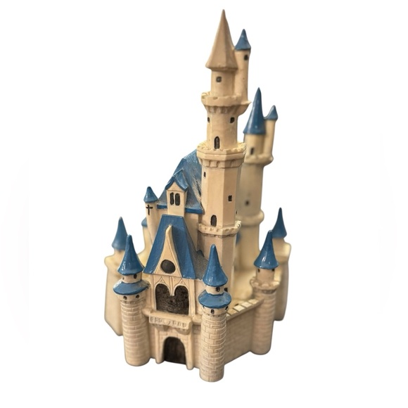 Cinderella Castle Decor - Picture 7 of 9